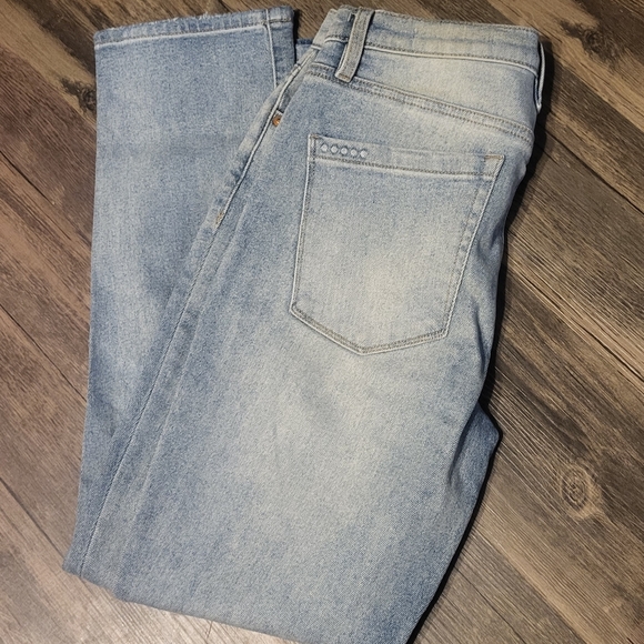 NWT BlankNYC The Madison Crop, lightwash, distressed ripped, straight leg, Sz 26 - Picture 7 of 12